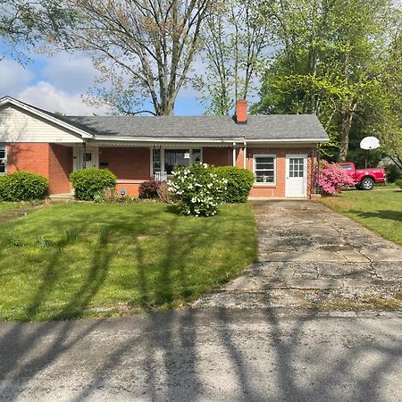 Villa The Bourbon & Horse Country Epicenter Frankfort Exterior foto