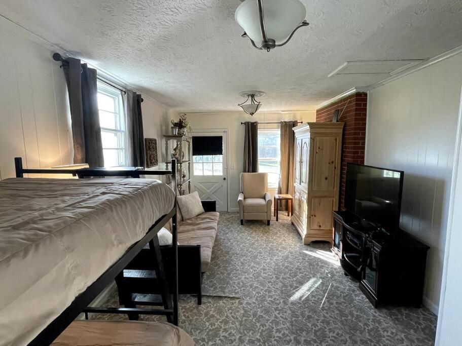 Villa The Bourbon & Horse Country Epicenter Frankfort Exterior foto